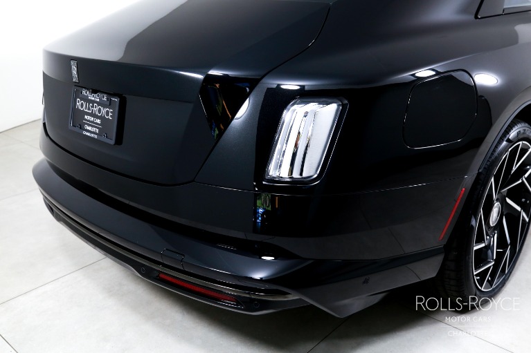 New-2027-Rolls-Royce-Black-Badge-Spectre