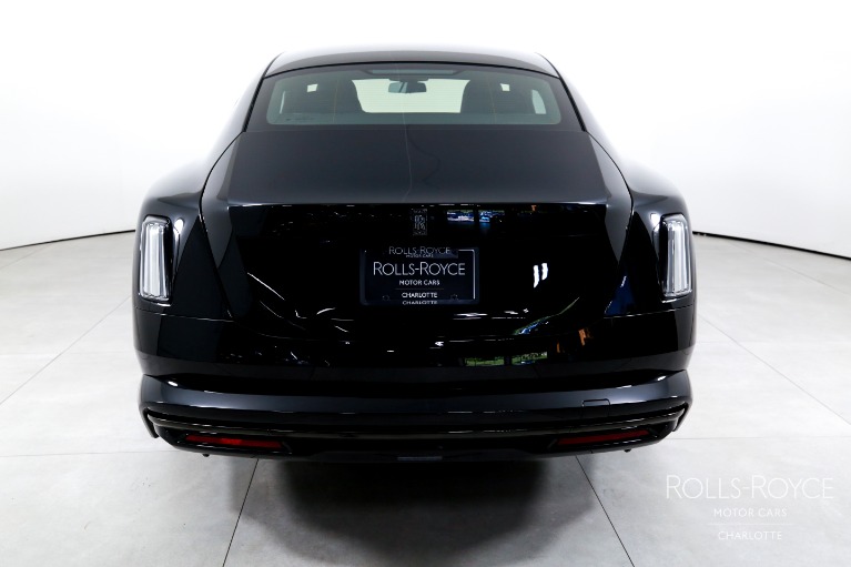 New-2027-Rolls-Royce-Black-Badge-Spectre