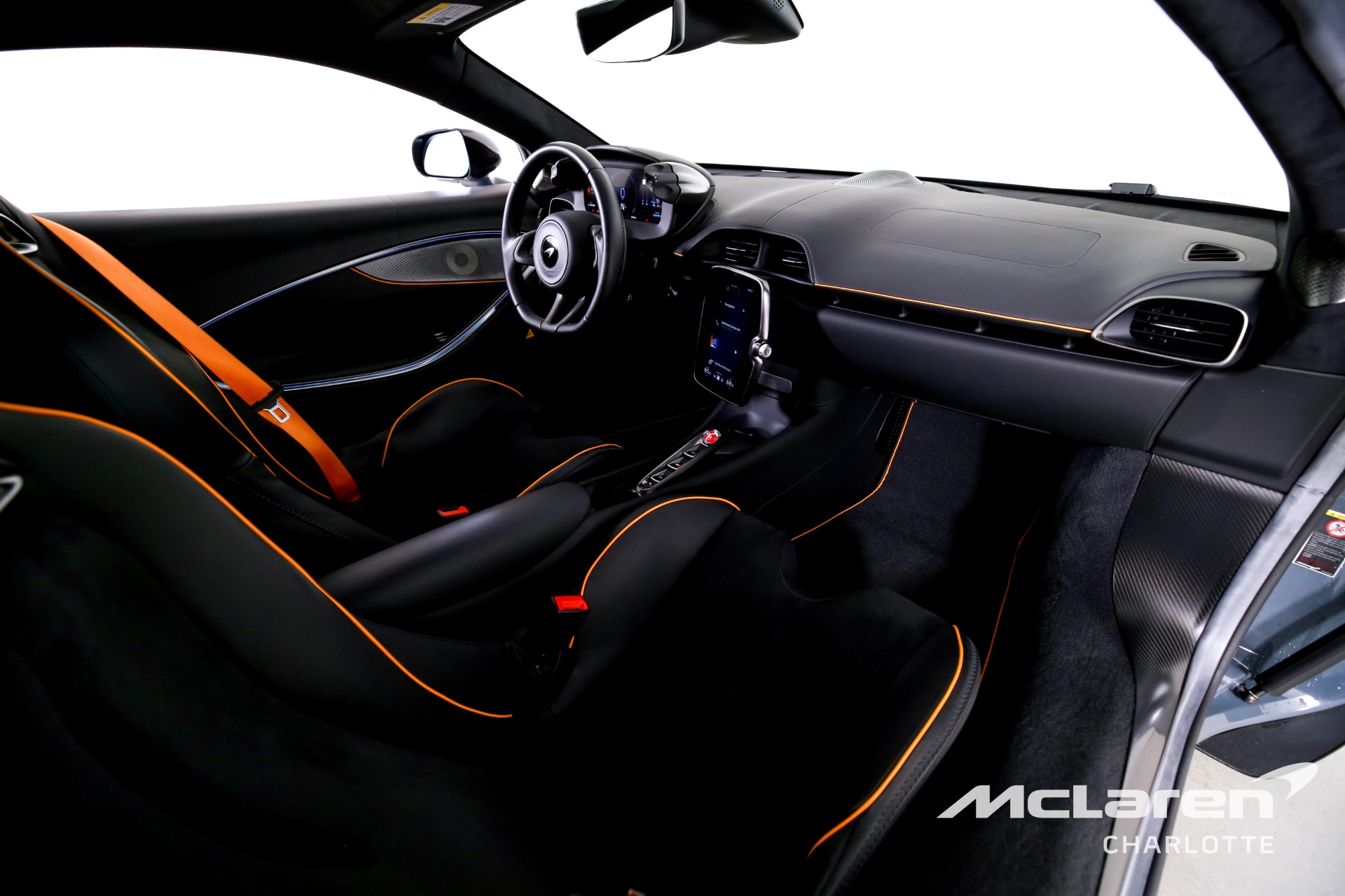 Used 2023 McLaren Artura  | Charlotte, NC