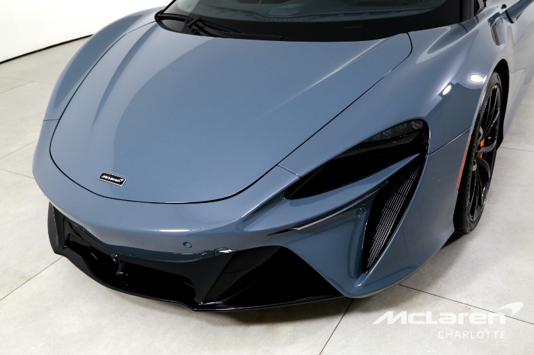 Used-2023-McLaren-Artura