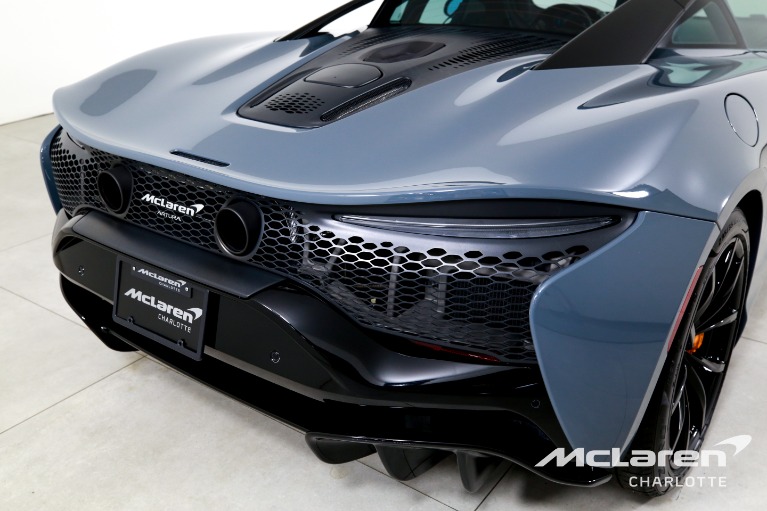Used-2023-McLaren-Artura