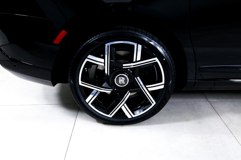 New-2027-Rolls-Royce-Black-Badge-Cullinan