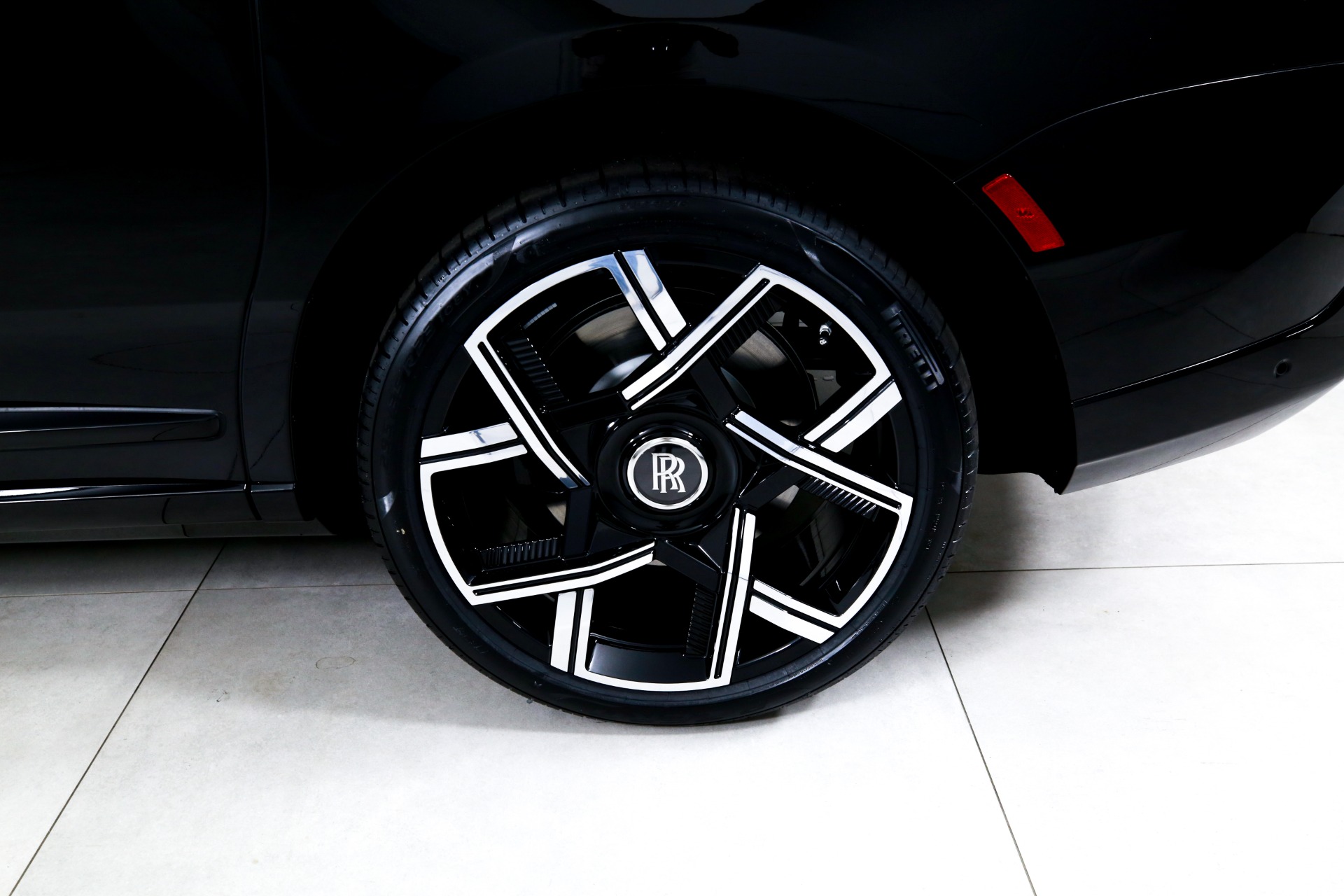 New 2027 Rolls-Royce Black Badge Cullinan  | Charlotte, NC