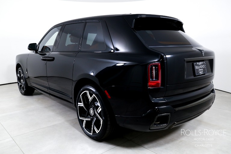 New-2027-Rolls-Royce-Black-Badge-Cullinan