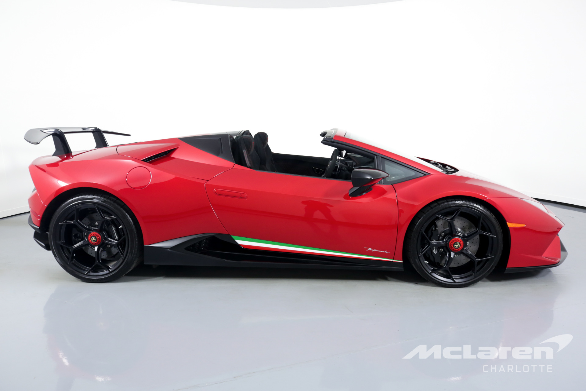 Used 2018 Lamborghini Huracan LP 640-4 Performante Spyder | Charlotte, NC