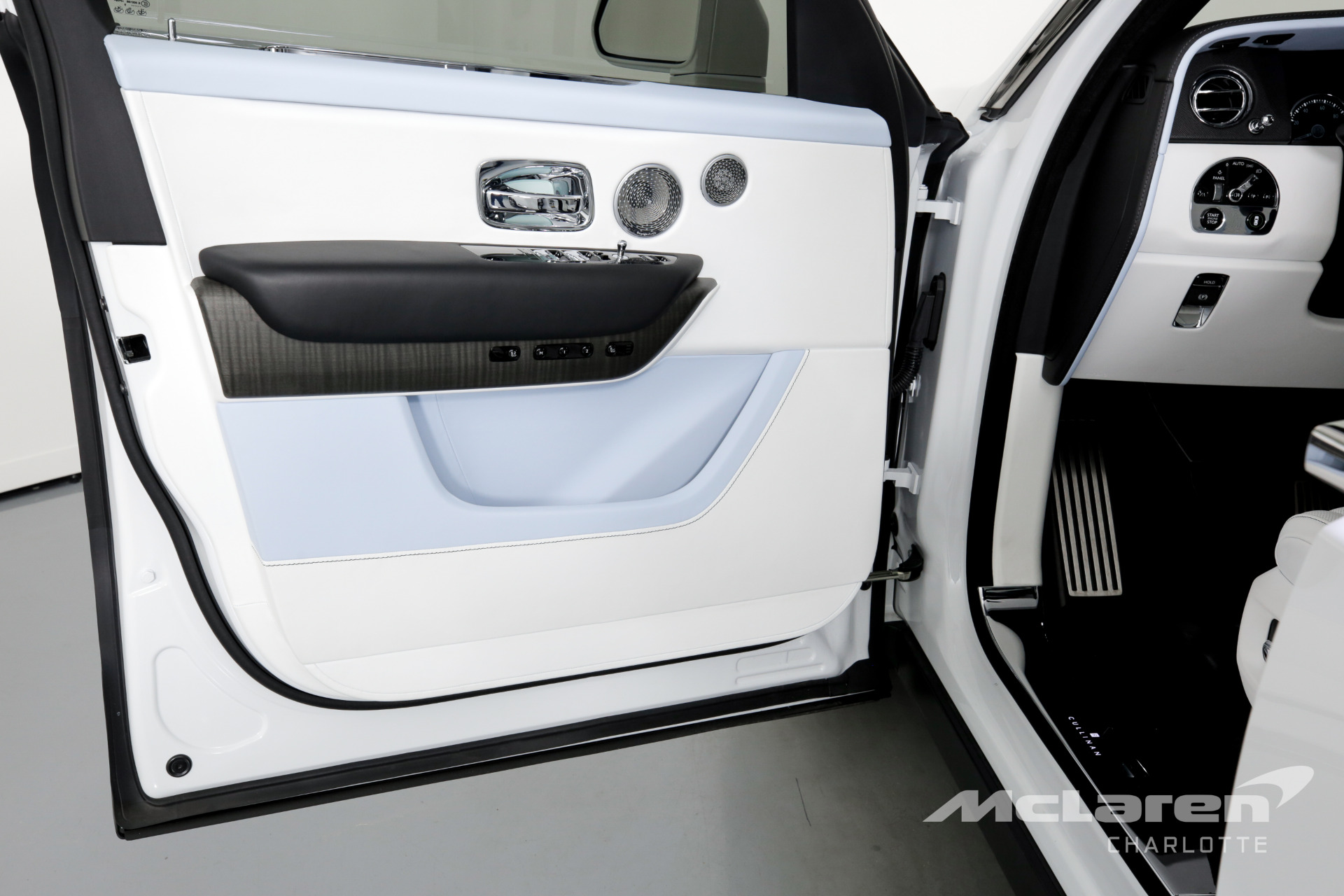 Used 2019 Rolls-Royce Cullinan Base | Charlotte, NC